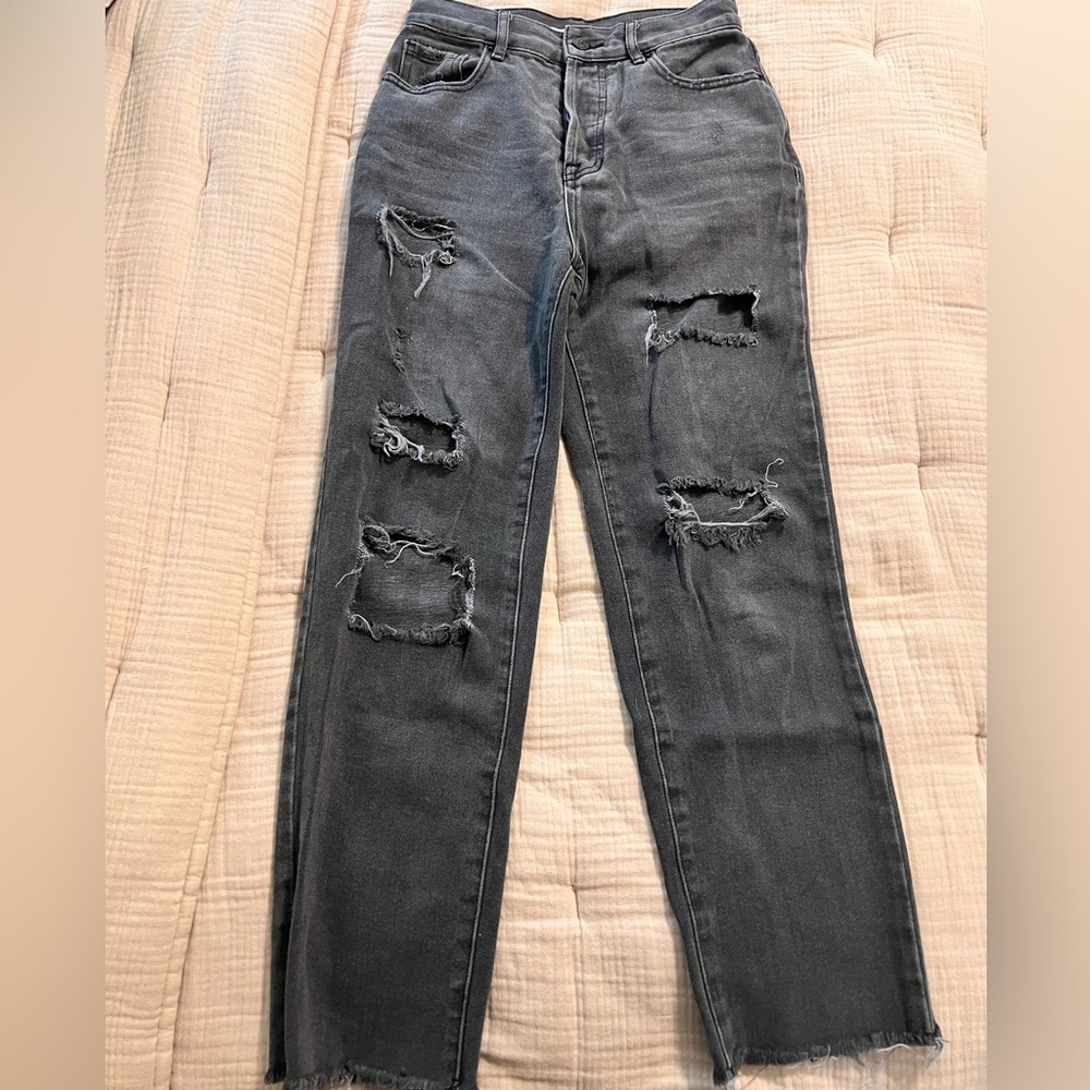 Pacsun women’s black distressed jeans size 24